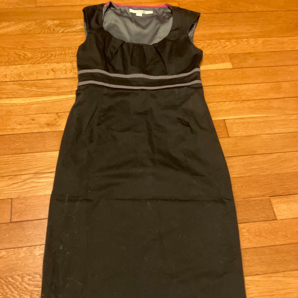 Boden Scoop Neck Cap Sleeve Banded Waist Sheath Dress (size 2, black)
